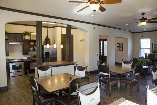 Building Photo - 800 Babcock Rd Unit 50