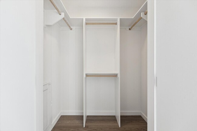 Photo - 1 Riva Row Unidad 715