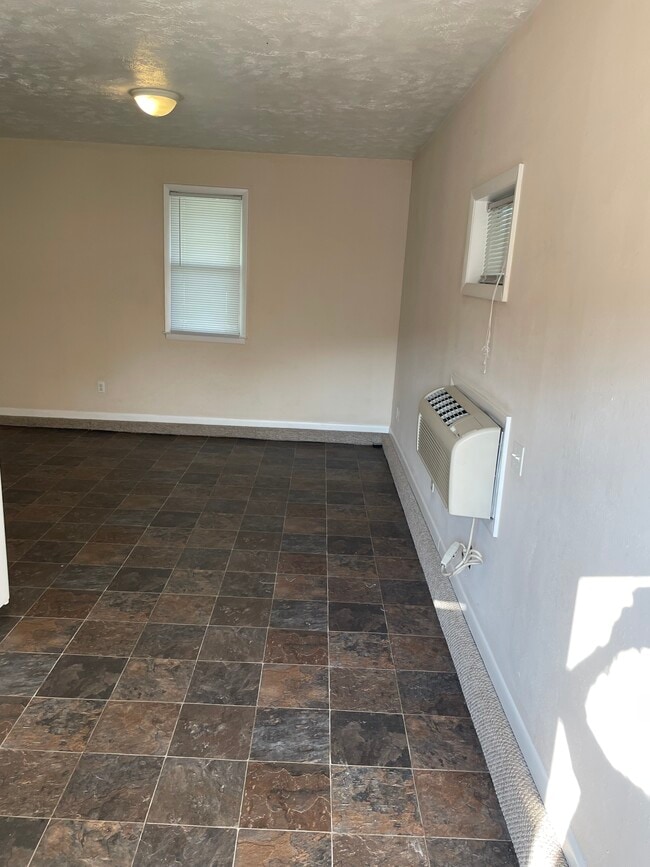 Building Photo - 310 Galvin Rd N Unit 1 Rental