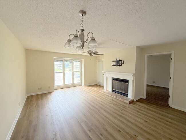 Photo - 4975-4977 7 Pine Cir