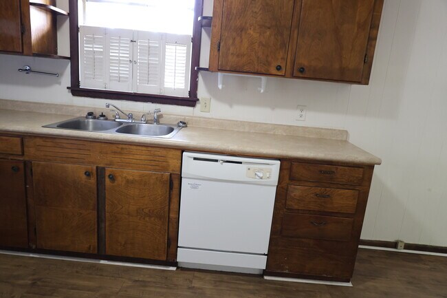 Photo - 101 Catherine Ave