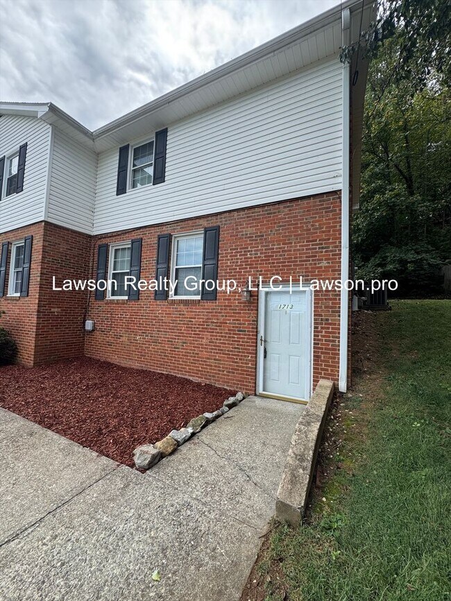 1713-1715 Elbert Dr