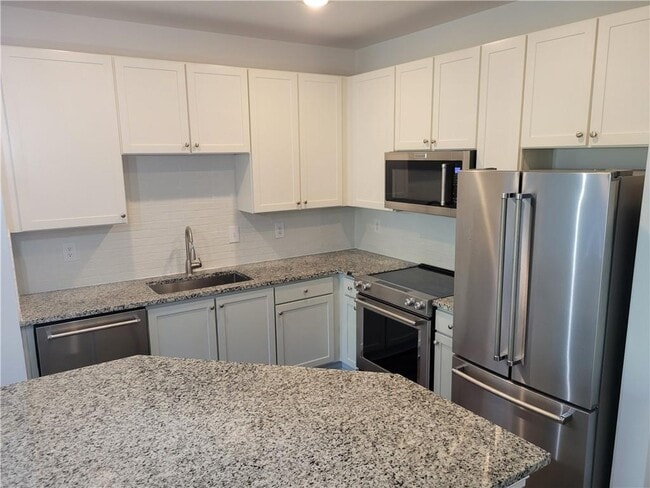 Photo - 840 United Ave SE Unit 411