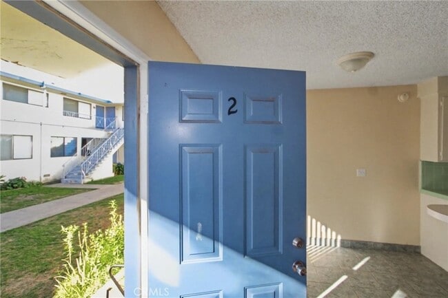 Photo - 13609 Van Ness Ave Unidad 2