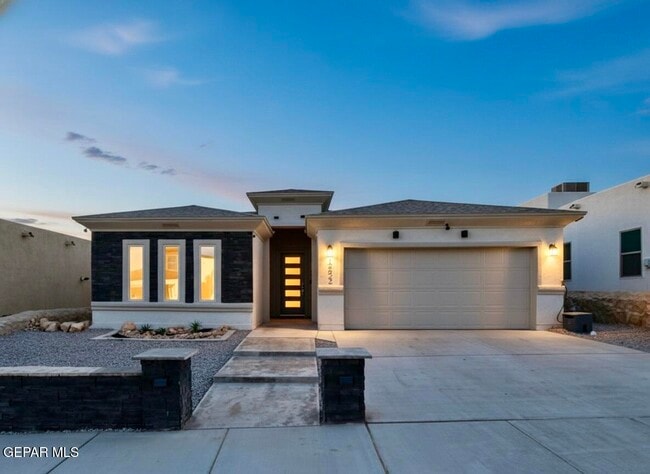 Building Photo - 12622 Amesbury