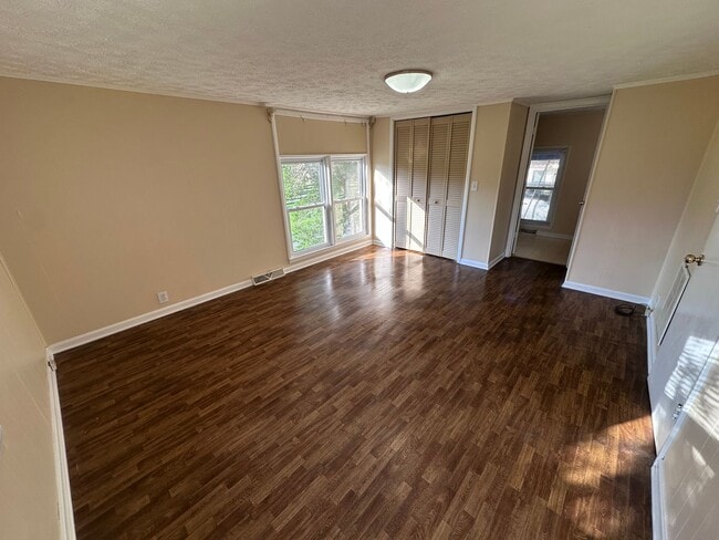 Photo - 3 Bedrooms- 2 Bathrooms- House in Armuchee!