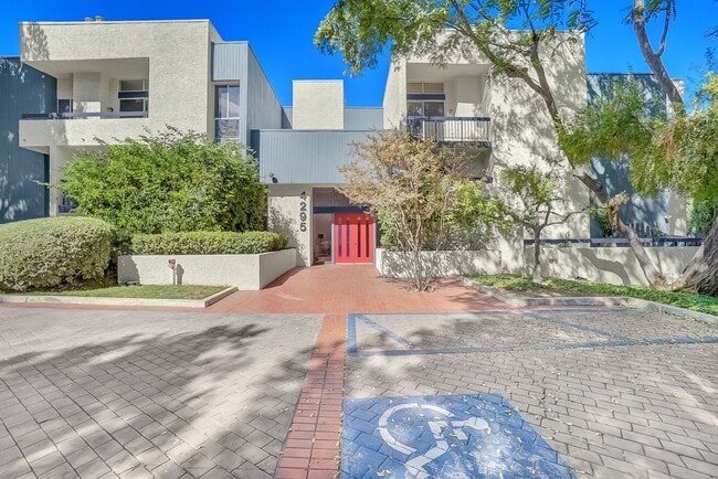 Photo - 4295 Vía Arbolada Unidad #311