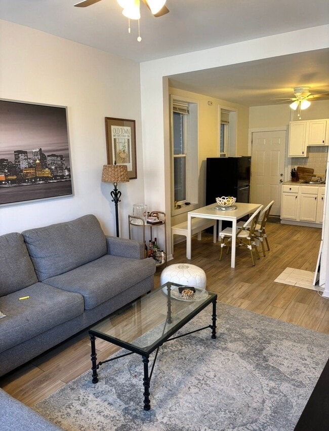 Photo - 1512 N Greenview Ave Unit 1F