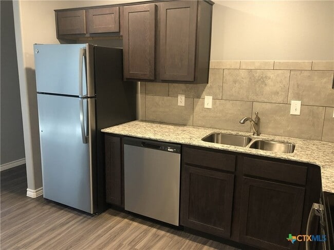 Photo - 1818 Castroville Trl Unit A