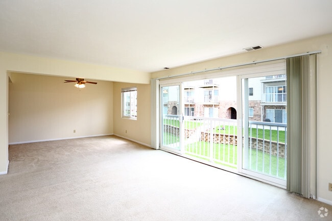 Living Room - The 1001 Apartments