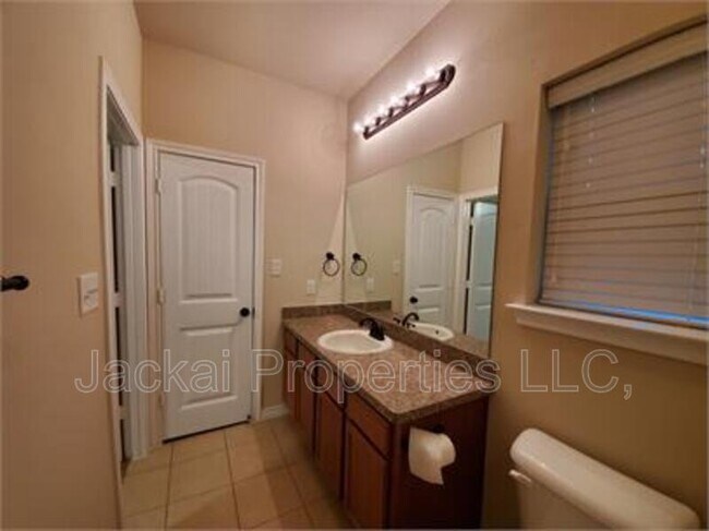 Photo - 214 N Ricketts St