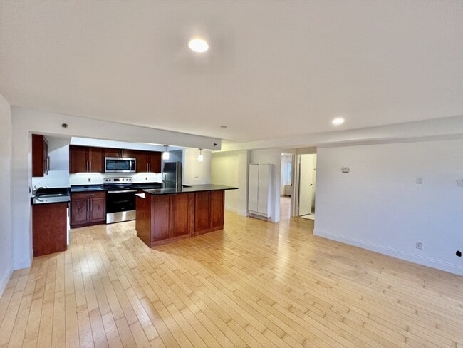 Photo - 1600 Beacon St Unidad 1002