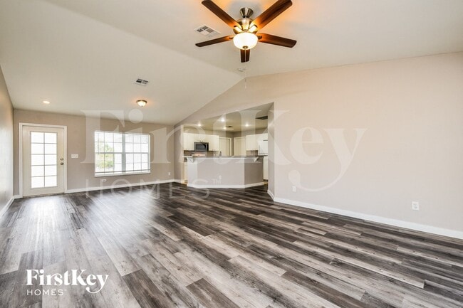 Photo - 3105 41st St W