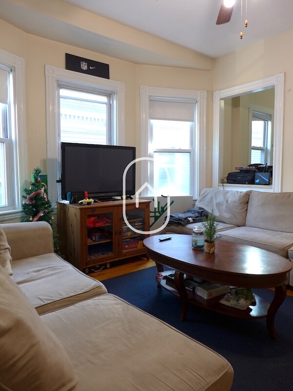 Photo - 67 Pontiac St