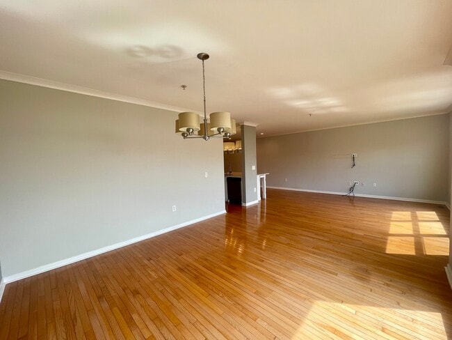 Photo - 325 The Promenade Unit Direct Waterfront + NYC Skyline & River Views