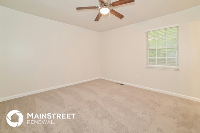 Photo - 165 Cedar Cir