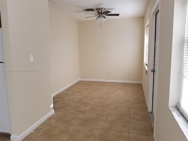 Photo - 2308 Monroe St Unidad 3