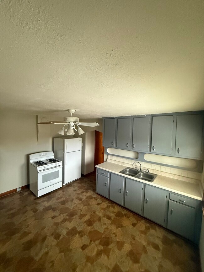 Photo - 7804 Banks St Unit 1 - North