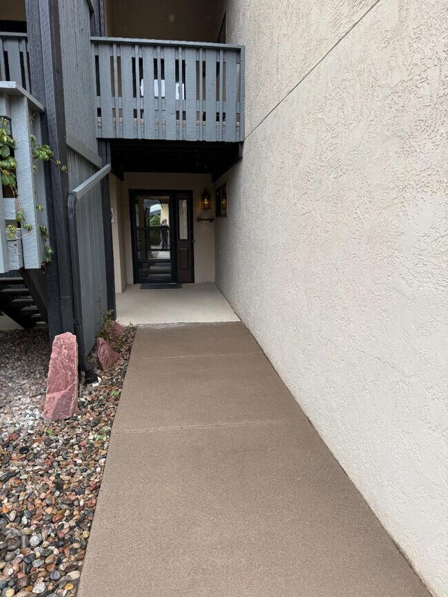 Photo - 1118 Fontmore Rd