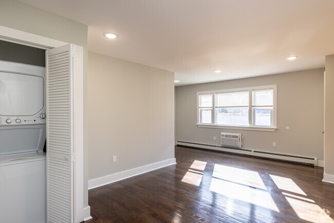 1HAB, 1BA - 550 ft² - South Bridge Gardens