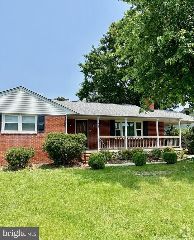 Building Photo - 125 Hillcrest Dr Rental