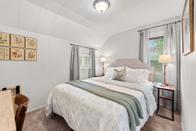 Photo - 3175 Rocky River Dr Unit ID1061046P