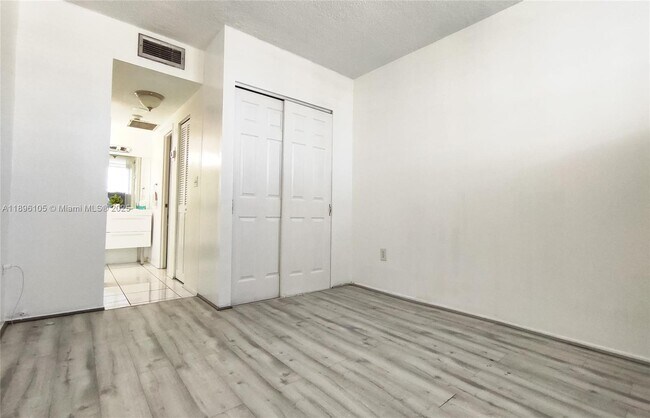 Photo - 500 Bayview Dr Unidad 2127