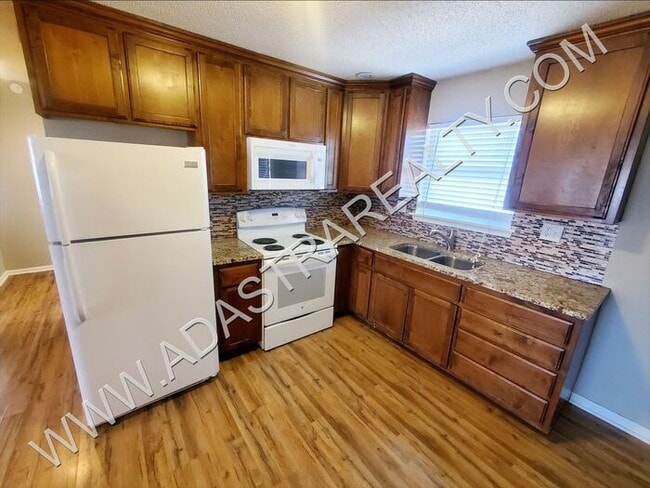 Photo - Nicely updated duplex near Kansas City sch...