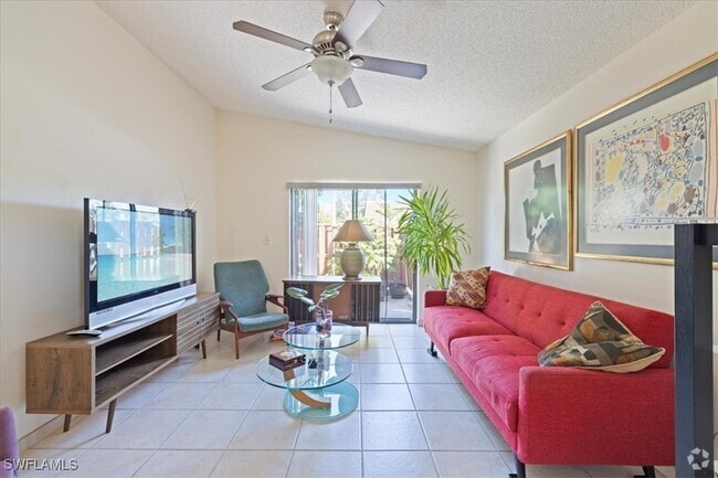 Building Photo - 5276 Cedarbend Dr Rental