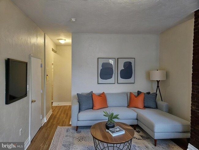 Building Photo - 246 S St Clair St Unit 2