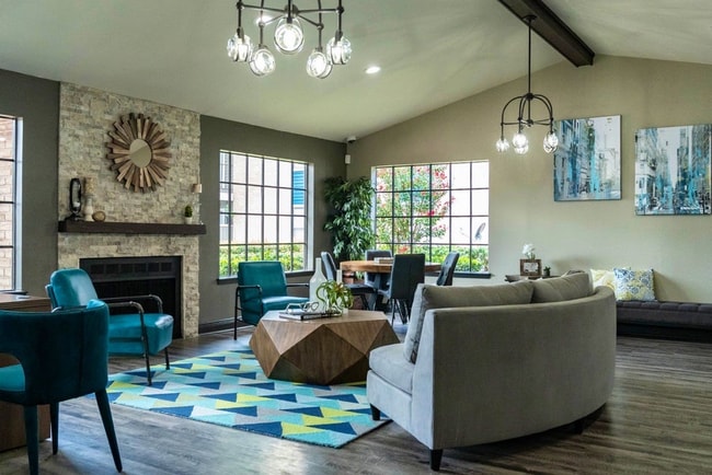 Building Photo - The Venti