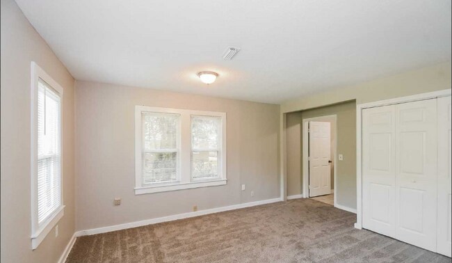 Photo - 9043 9th Ave