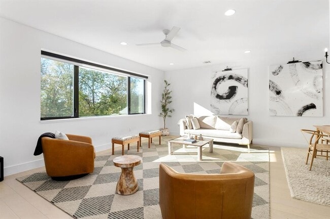 Photo - 3406 E 17th St