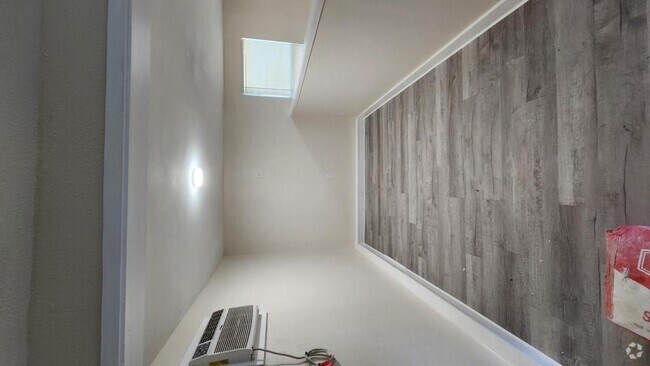 Building Photo - 2244 21st Ave S Rental