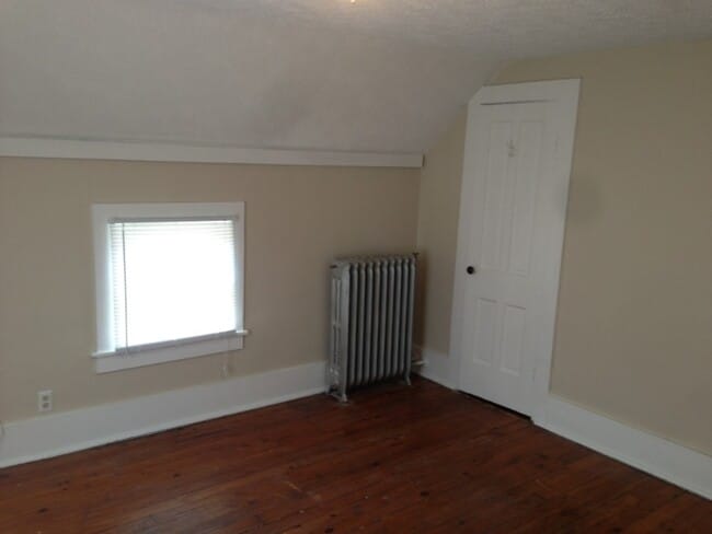 Photo - 2472 2nd St