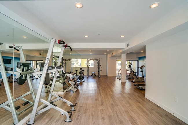 Tyrone Villas at Van Nuys