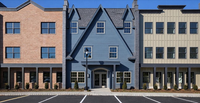 Building Photo - The Glen at Glen Rock Station