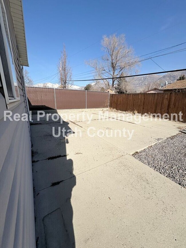 Photo - 614 N 550 E St