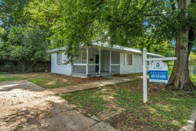 Photo - RARE 4BR Bessemer Beauty – Huge Space, Modern Updates & Low Move-In Costs!