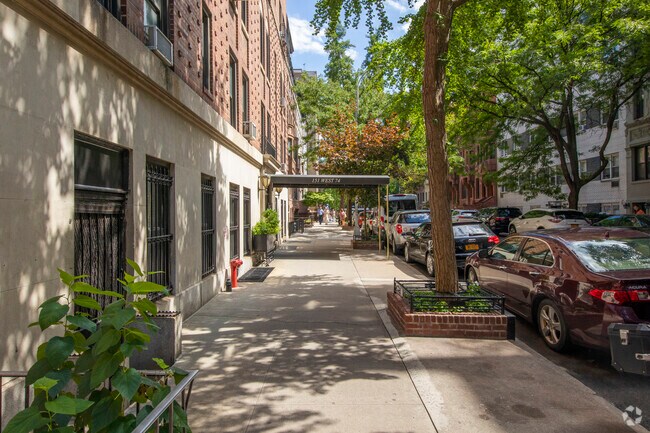 Photo - 151 W 74th St