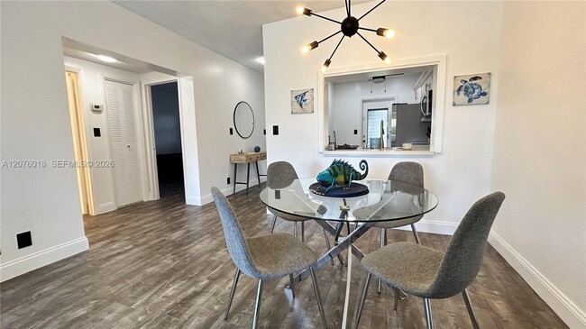Building Photo - 4117 Bougainvilla Dr Unit 210