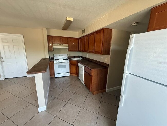 117 N Evergreen Ave Unit 105