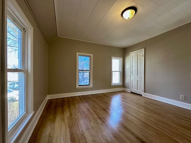 Photo - Spacious 4 Bedroom 2 Bathroom Home in St.Paul!