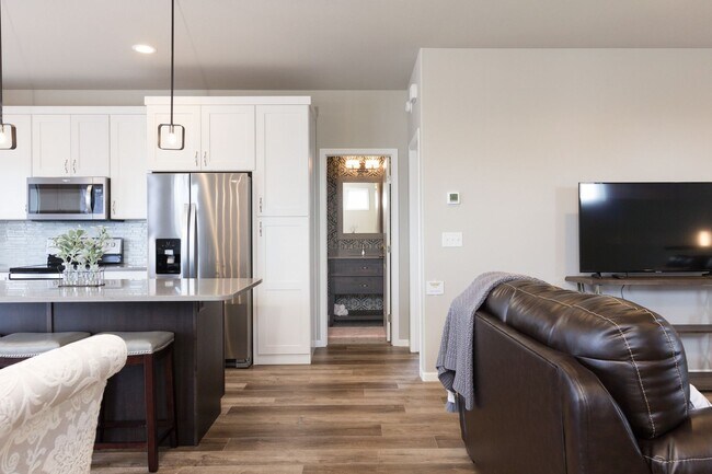 Photo - 3-bedroom, 3-bathroom West Fargo Single-Family Home w/ 3 Stall Garage