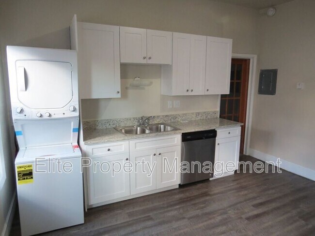 715 W 10th St Unit 1