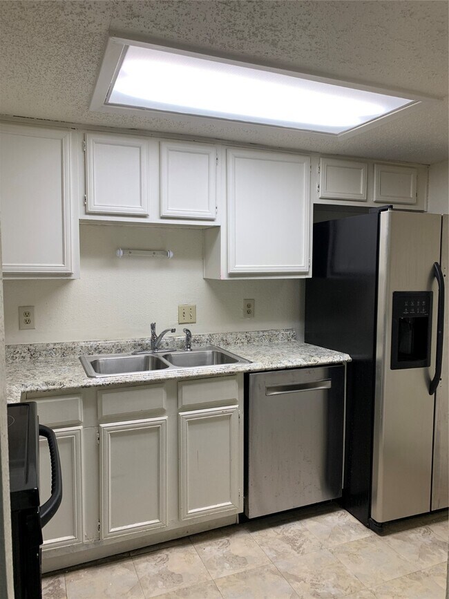 Photo - 3766 Tanglewilde St Unidad 7