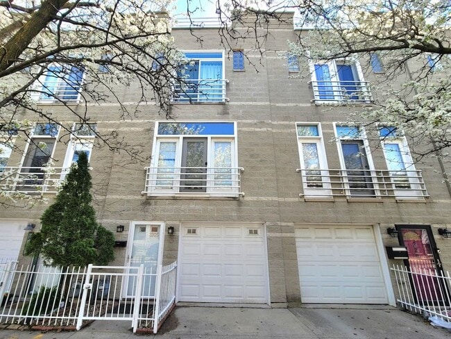 Photo - 2205 W Ohio St Condo Unit J01P