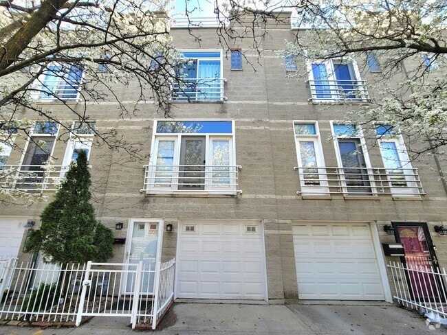 Building Photo - 2205 W Ohio St Unit J01P Rental