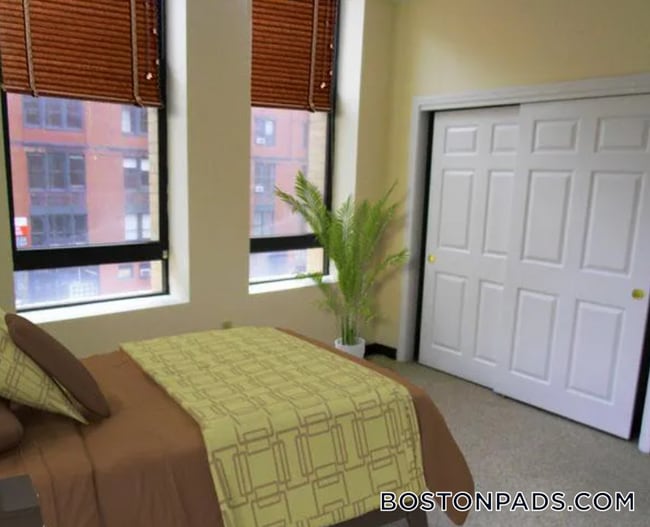 Photo - 81 Essex St Unidad 52