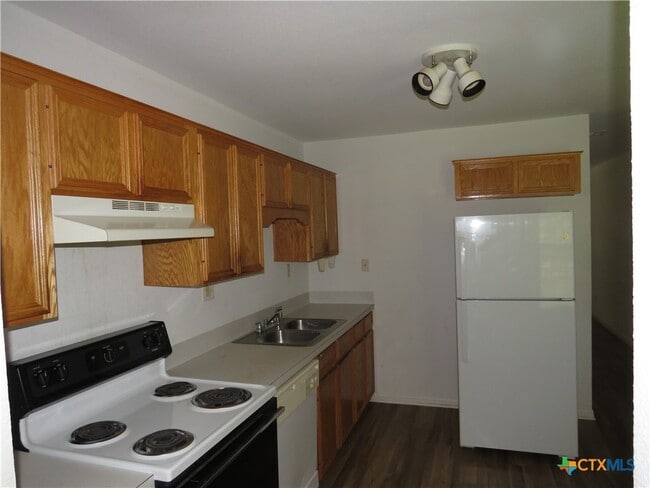 Photo - 1623 Pontotoc Trce